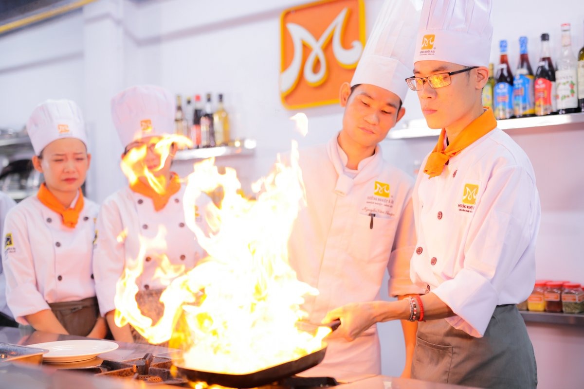 Dạy nghề nấu ăn phát triển mạnh tại TPHCM và Đà Nẵng