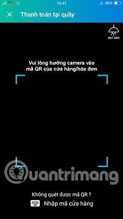 Hướng camera vào mã QR của cửa hàng/Hóa đơn