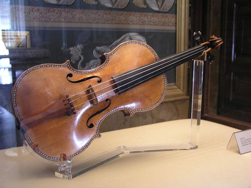 800px-PalacioReal_Stradivarius1
