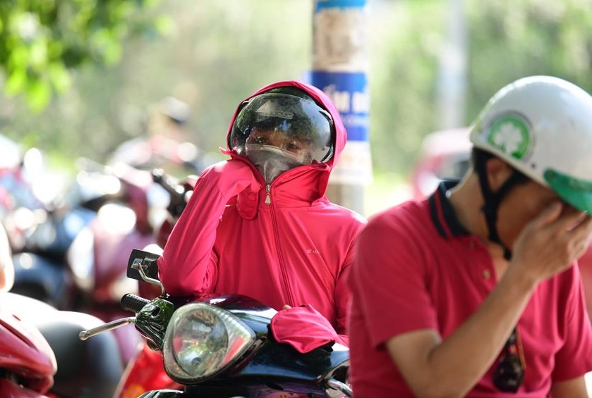 Mẹ ngồi cầu nguyện hàng giờ và những khoảnh khắc ấn tượng nhất kỳ thi Tốt nghiệp THPT 2019 - 9