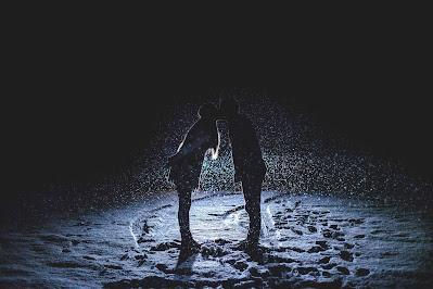 https://cdn.noron.vn/2021/09/02/couple-kissing-11496771920-1630554731.jpg