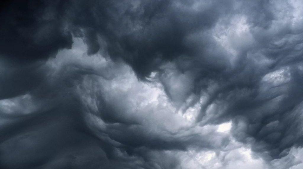 https://cdn.noron.vn/2022/12/21/asperitas-clouds-1024x570-1671592234.jpg