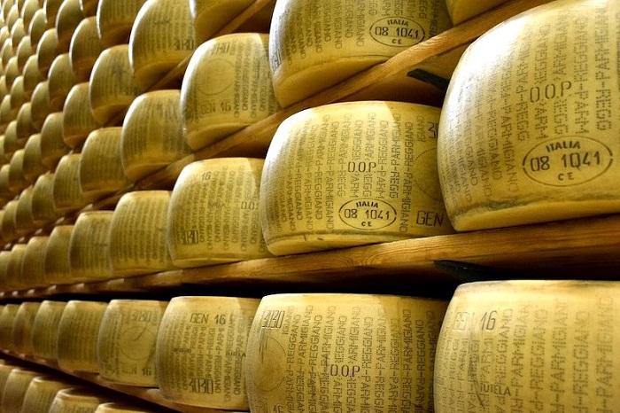 https://cdn.noron.vn/2023/02/09/parmigiano-reggiano-1675928932.jpg