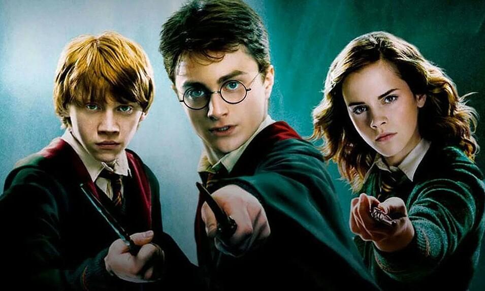 https://cdn.noron.vn/2023/02/17/harrypotter23-1639128684-16391-5456-1404-1639128735-1676624012.jpg